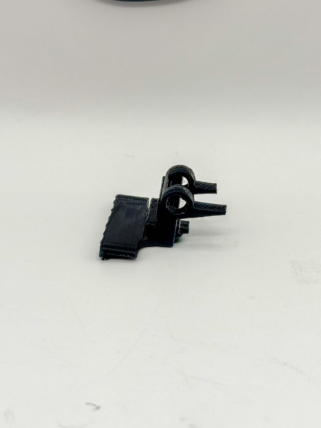 Acura MDX - Center Console Armrest Clip Latch 2001–2006