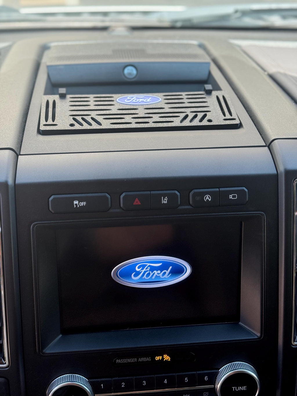 Ford F-150 F-250 Expedition 2018–2022 Center Dash Mounting System – Easy Install - Hardware included