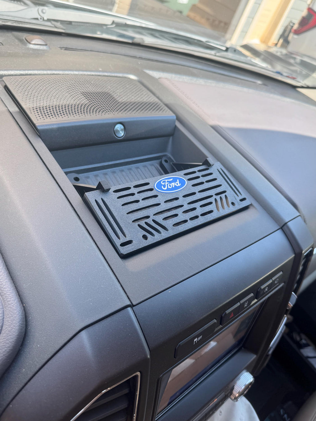 Ford F-150 F-250 Expedition 2018–2022 Center Dash Mounting System – Easy Install - Hardware included