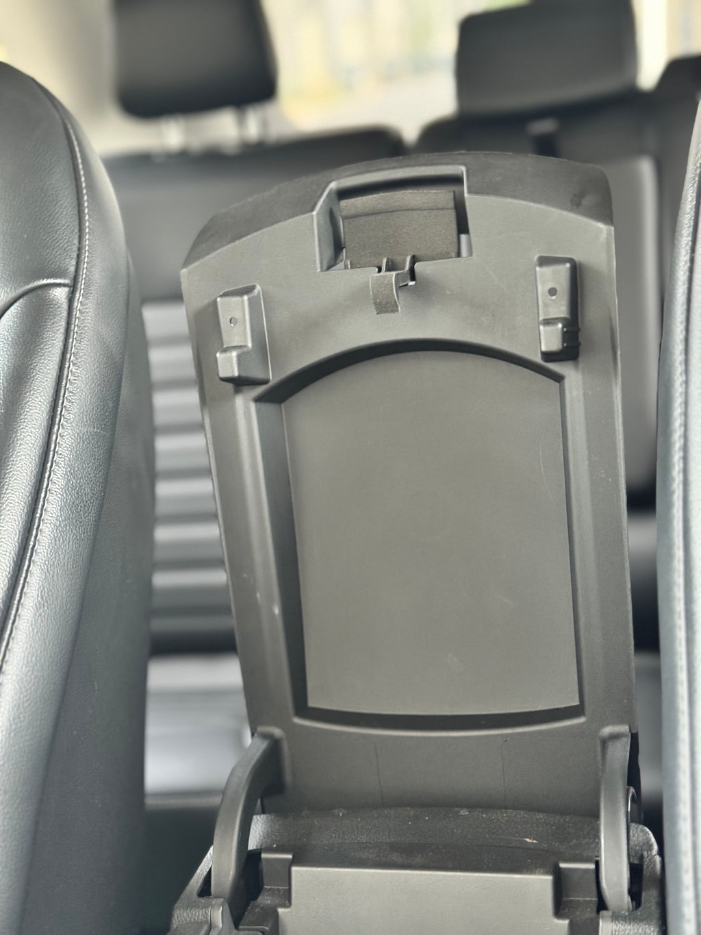 Ford Edge (2015–2024) Center Console Armrest Latch Replacement (FT4Z-5806024AD)