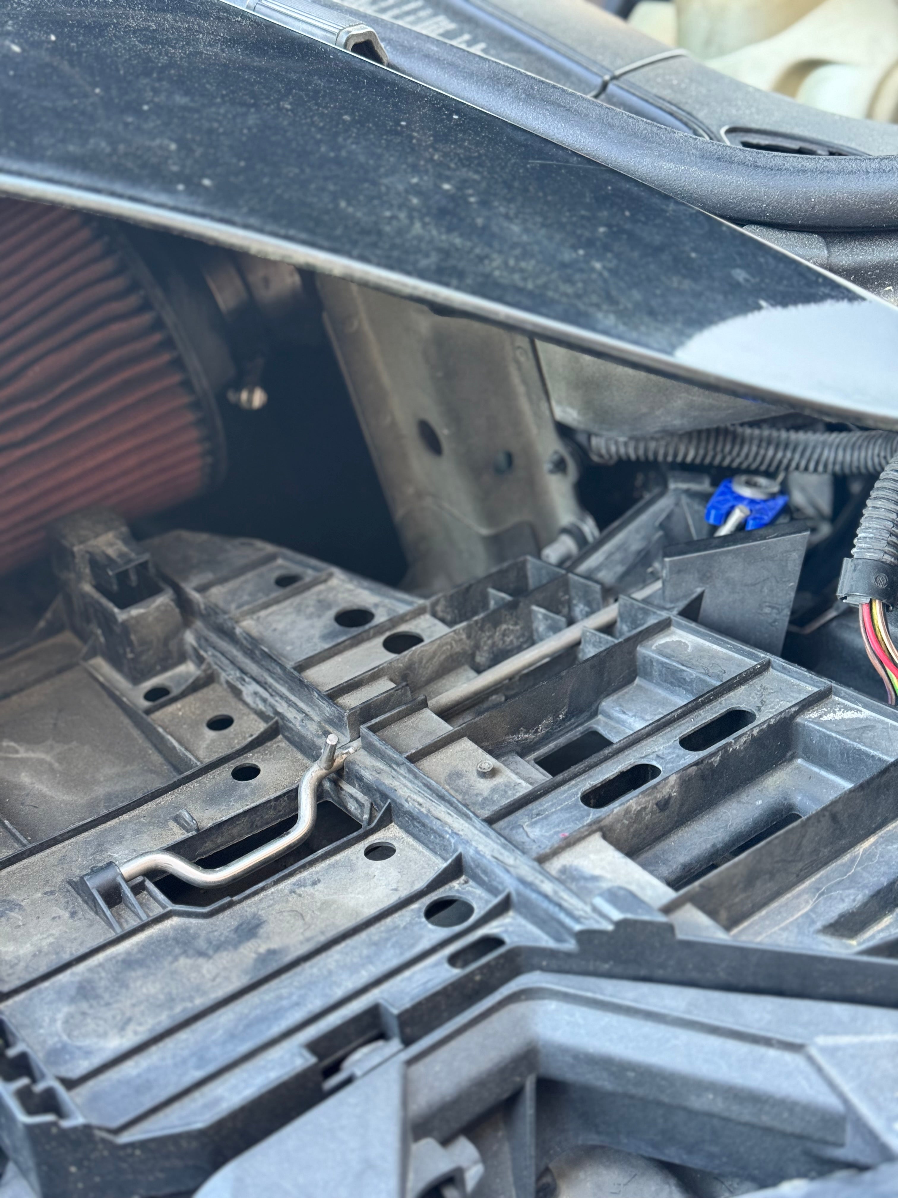 Porsche Cayenne 957 Headlight Mount Lock Tab Replacement 2008-2010