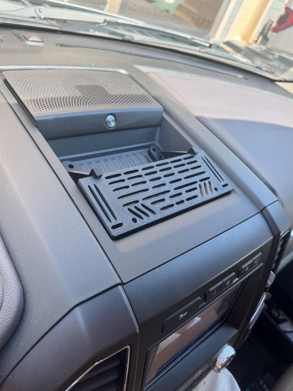 Ford F-150 F-250 Expedition 2018–2022 Center Dash Mounting System – Easy Install - Hardware included