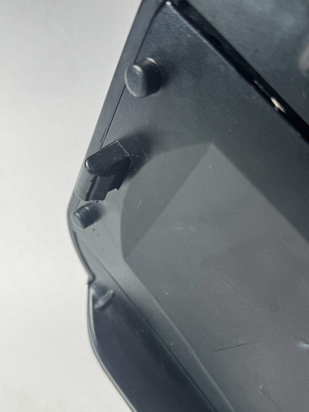 Porsche Cayenne 2011–2018 Armrest Latch/Clip Replacement Fix Carbon Fiber - Center Console Repair