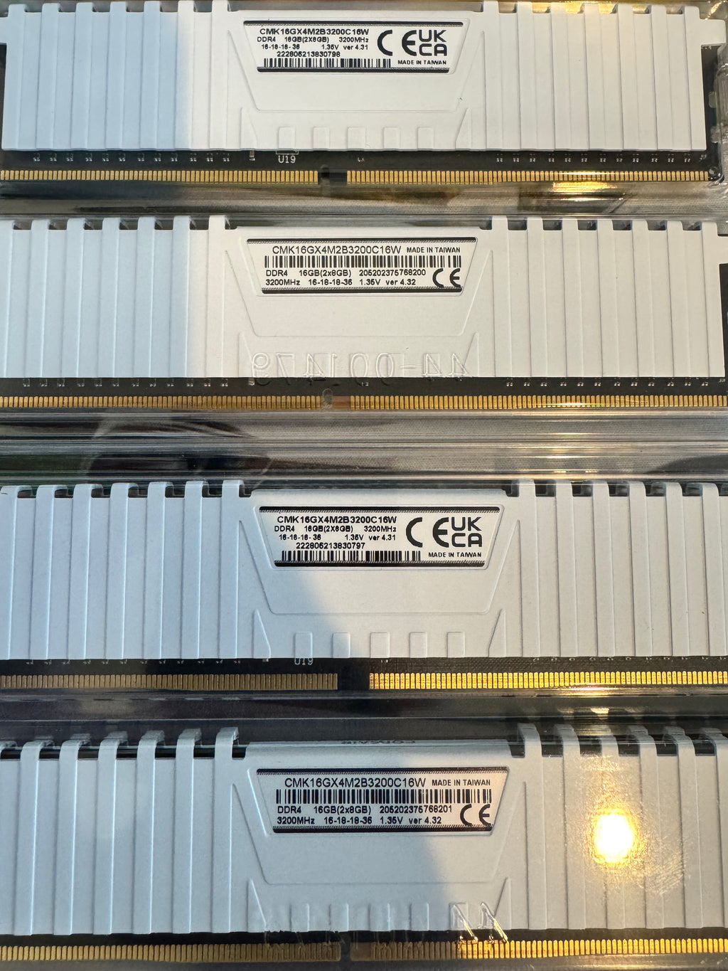 Corsair Vengeance LPX DDR4 RAM 32GB 3200MHz CL16 (4x8gb) White