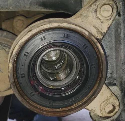 Toyota 4Runner, Tundra, Tacoma & Lexus GX470 Front Axle Seal Driver Left / Right