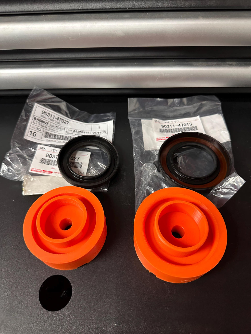 Toyota 4Runner, Tundra, Tacoma & Lexus GX470 Front Axle Seal Driver Left / Right 2005-2022