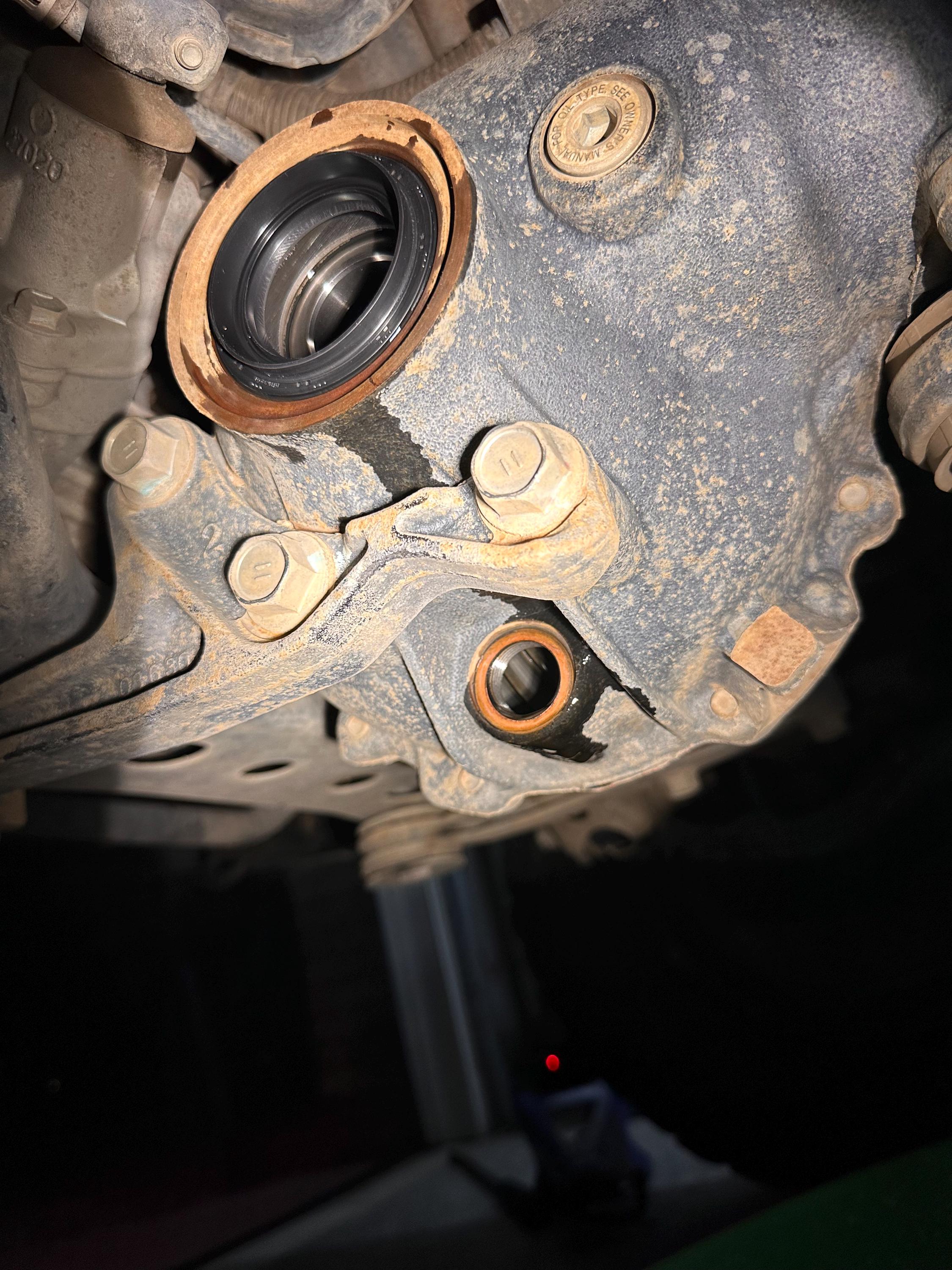 Toyota 4Runner, Tundra, Tacoma & Lexus GX470 Front Axle Seal Driver Left / Right 2005-2022