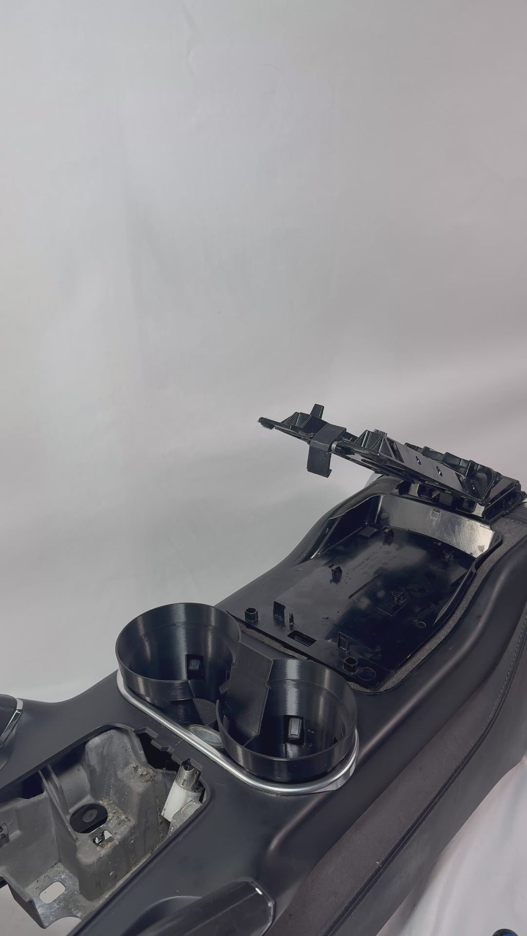 Porsche Cayenne 2011–2018 Armrest Latch/Clip Replacement Fix Carbon Fiber - Center Console Repair