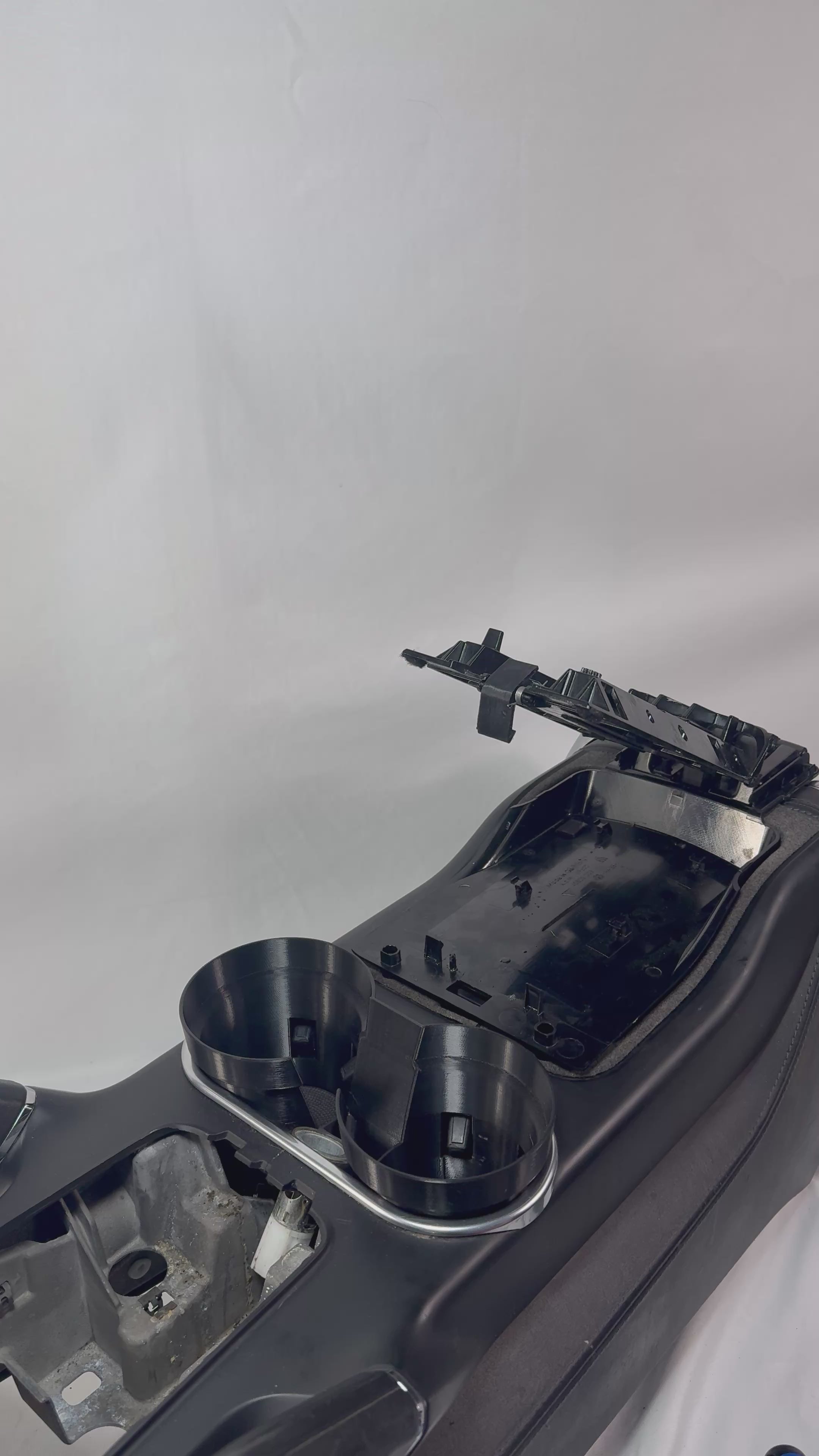 Porsche Cayenne 2011–2018 Armrest Latch/Clip Replacement Fix Carbon Fiber - Center Console Repair