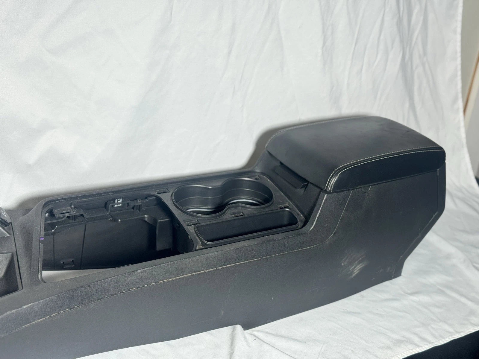 2008-2014 Dodge Challenger OEM Center Console Assembly WORKING LATCH - USED
